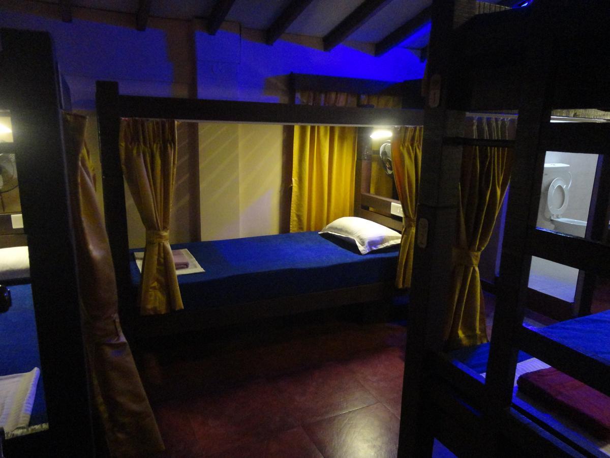 The Yuppi Hippi Female Hostel Анжуна Екстер'єр фото