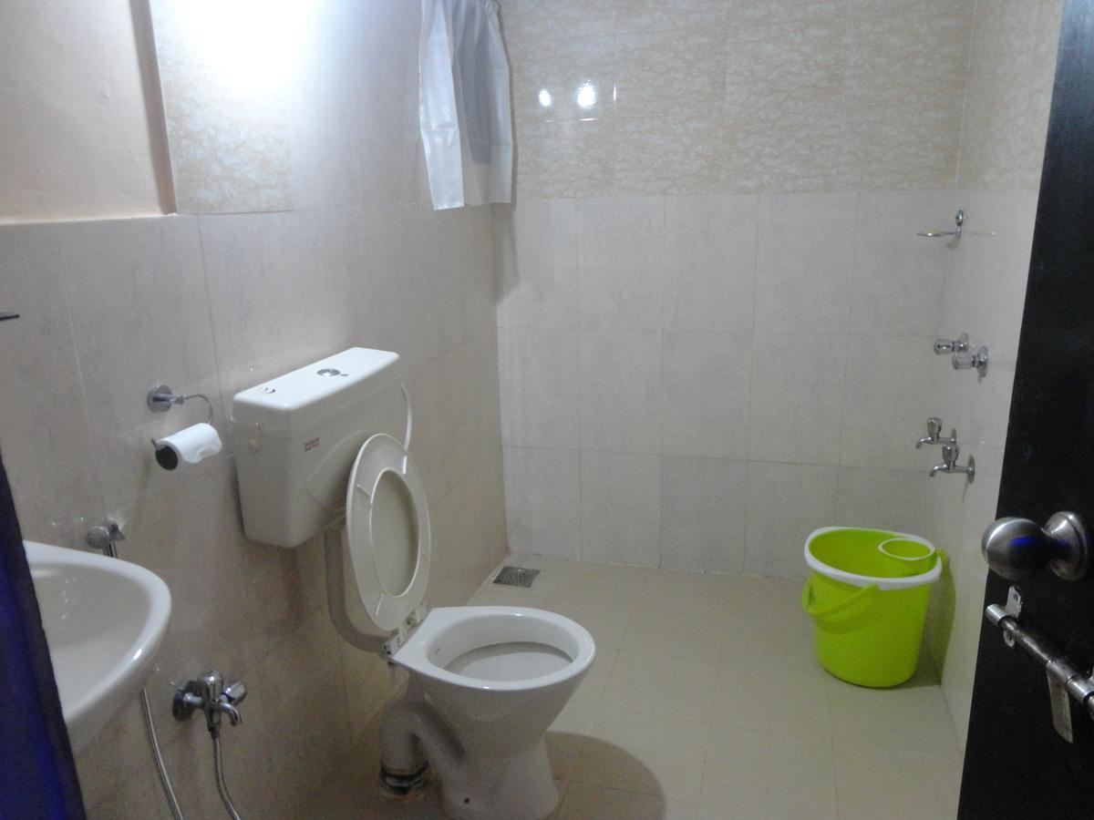 The Yuppi Hippi Female Hostel Анжуна Екстер'єр фото